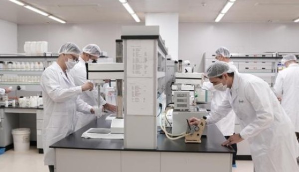 NEUE逆夜荣获化妆品行业3·15消费者满意品牌
