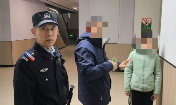 冰城警方暖心守护：三天内连续找回三名走失儿童与少年